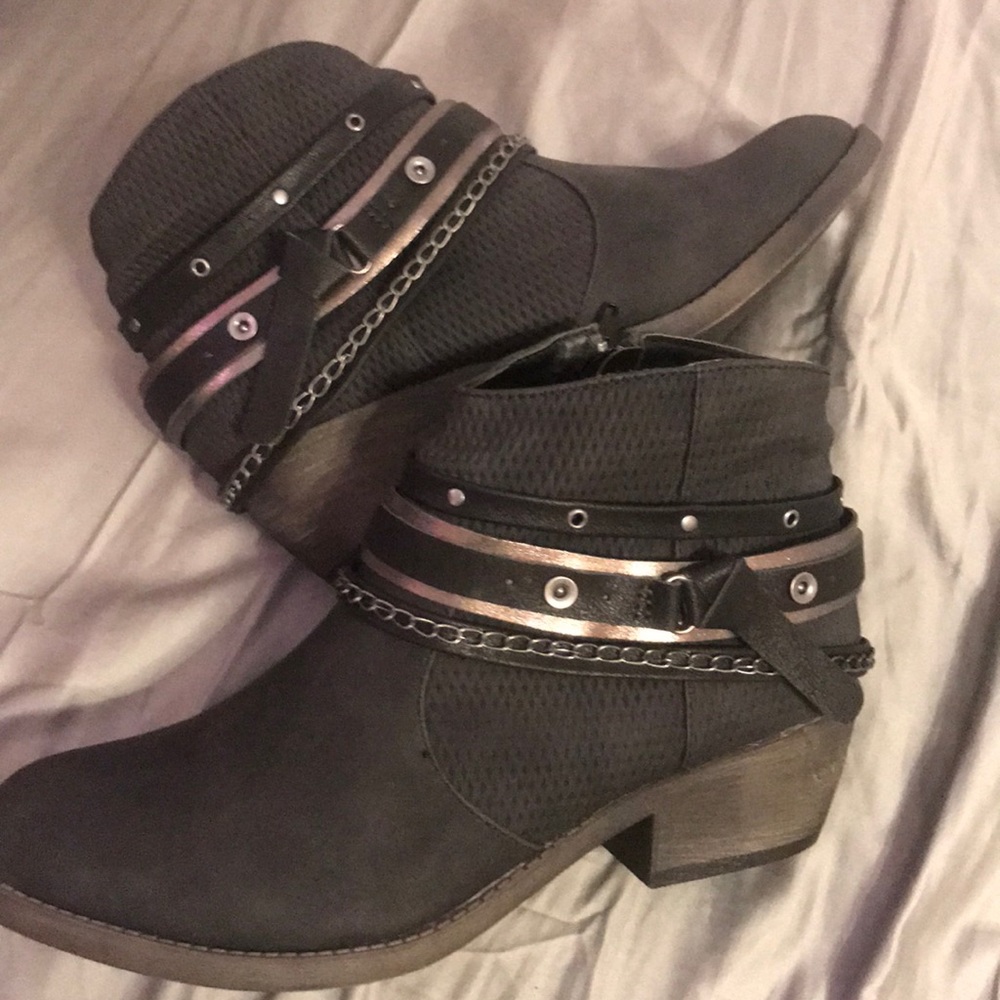 Ankle boots